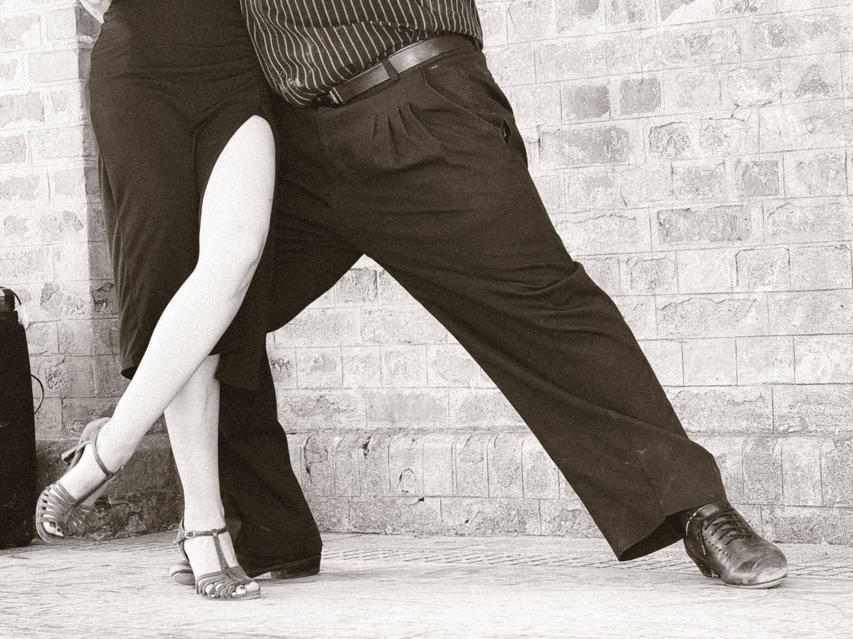 Para tańcząca tango na ulicy w Buenos Aires